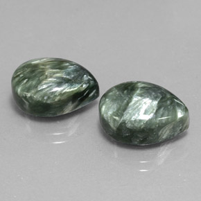 カラットの天然グリーンセラフィナイト（14.1×10.2 mm・洋梨の形）