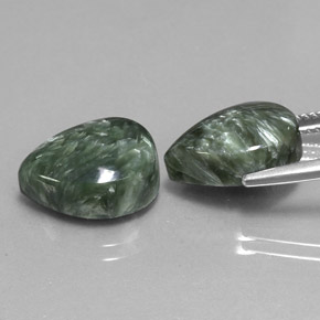 カラットの天然グリーンセラフィナイト（14×10.1 mm・洋梨の形）