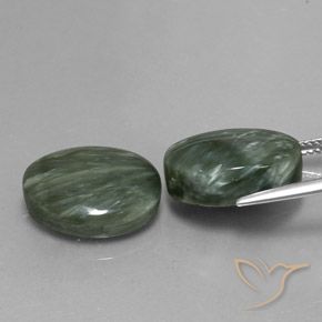 Shop natural 18.22ct ミディアムグリーン セラフィナイト gems, 楕円形, from ロシア at GemSelect. In stock, global shipping!
