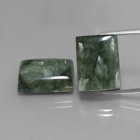 カラットの天然グリーンセラフィナイト（15.7×12 mm・バゲット）