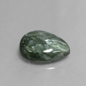 4.68カラットの天然グリーンセラフィナイト（14×10 mm・洋梨の形）