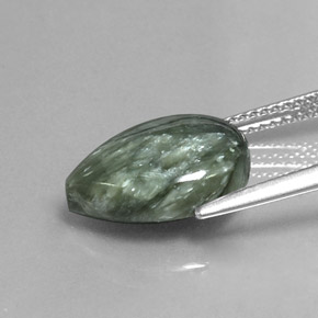 4.68カラットの天然グリーンセラフィナイト（14×10 mm・洋梨の形）