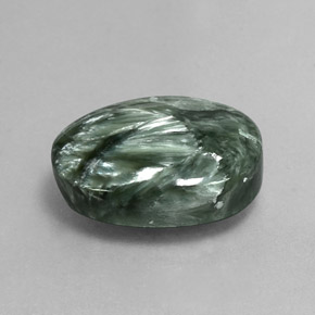 8.64カラットの天然グリーンセラフィナイト（15.8×11.7 mm・オーバルカット）