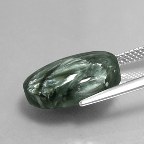 8.64カラットの天然グリーンセラフィナイト（15.8×11.7 mm・オーバルカット）