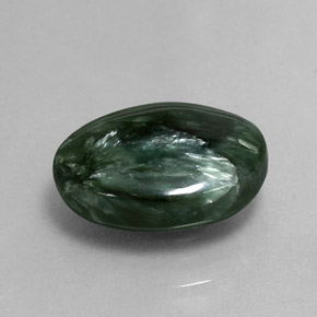 8.76カラットの天然グリーンセラフィナイト（16×12.1 mm・オーバルカット）