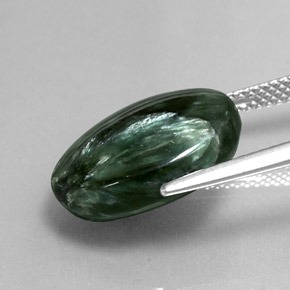 8.76カラットの天然グリーンセラフィナイト（16×12.1 mm・オーバルカット）