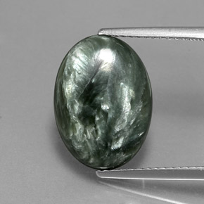 6.39カラットの天然グリーンセラフィナイト（15.2×11.1 mm・オーバルカット）