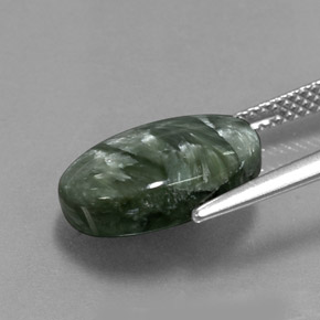 5.38カラットの天然グリーンセラフィナイト（13.9×10 mm・オーバルカット）