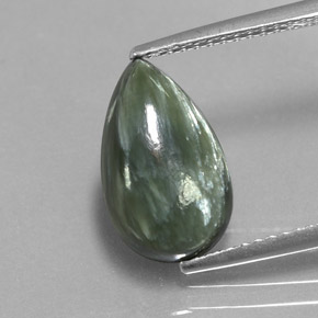 3.48カラットの天然グリーンセラフィナイト（13.2×8.2 mm・洋梨の形）