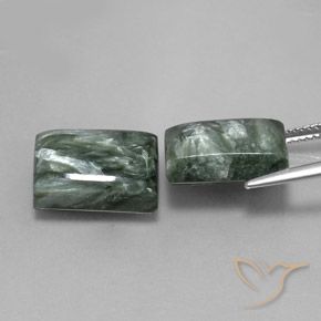 Shop natural 15.92ct ミディアムグリーン セラフィナイト gems, バゲット, from ロシア at GemSelect. In stock, global shipping!