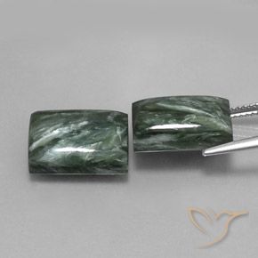 Shop natural 15.52ct ミディアムグリーン セラフィナイト gems, バゲット, from ロシア at GemSelect. In stock, global shipping!