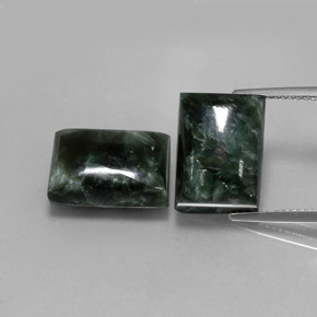 カラットの天然グリーンセラフィナイト（13.5×9.8 mm・バゲット）