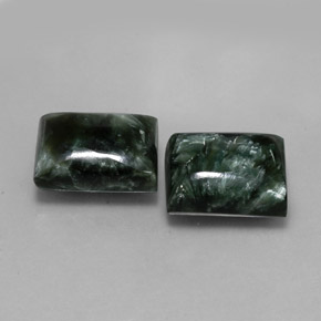 カラットの天然グリーンセラフィナイト（13.5×9.8 mm・バゲット）
