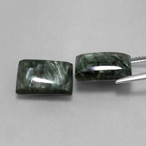 カラットの天然グリーンセラフィナイト（13.9×10.1 mm・バゲット）