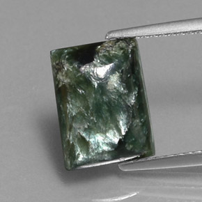 3.31カラットの天然グリーンセラフィナイト（11.5×8.7 mm・バゲット）