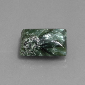 3.68カラットの天然グリーンセラフィナイト（11.8×8.3 mm・バゲット）