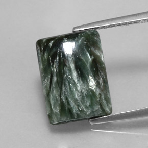 5.99カラットの天然グリーンセラフィナイト（13.5×10 mm・バゲット）