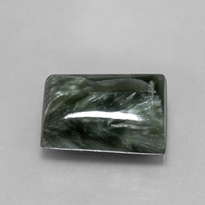 7.16カラットの天然グリーンセラフィナイト（13.8×9.8 mm・バゲット）