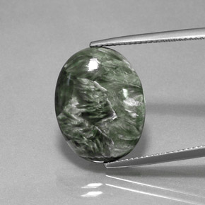 8.99カラットの天然グリーンセラフィナイト（19.2×14.8 mm・オーバルカット）