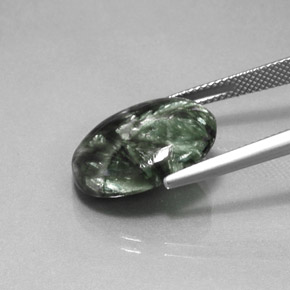 9.52カラットの天然グリーンセラフィナイト（18.3×14.1 mm・オーバルカット）