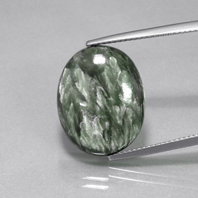 11.95カラットの天然グリーンセラフィナイト（18.7×14.9 mm・オーバルカット）