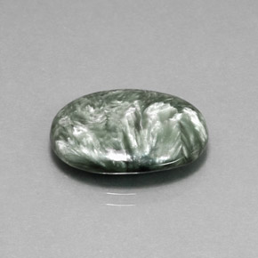 8.72カラットの天然グリーンセラフィナイト（19.9×14.8 mm・オーバルカット）