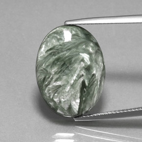 10.67カラットの天然グリーンセラフィナイト（20.1×15.1 mm・オーバルカット）