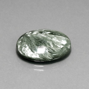 10.67カラットの天然グリーンセラフィナイト（20.1×15.1 mm・オーバルカット）