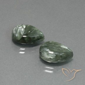Shop natural 10.07ct ミディアムグリーン セラフィナイト gems, 洋梨の形, from ロシア at GemSelect. In stock, global shipping!