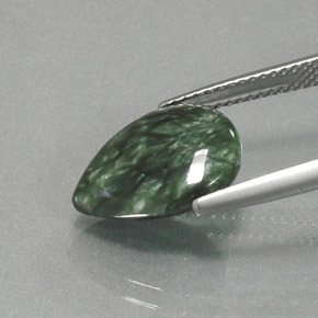 4.49カラットの天然グリーンセラフィナイト（14.1×10 mm・洋梨の形）
