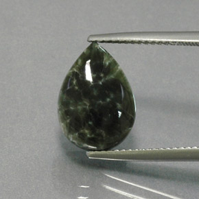 5.93カラットの天然グリーンセラフィナイト（13.8×9.8 mm・洋梨の形）
