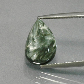 4.70カラットの天然グリーンセラフィナイト（14×10 mm・洋梨の形）