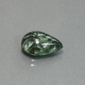 3.20カラットの天然グリーンセラフィナイト（12.7×9.1 mm・洋梨の形）