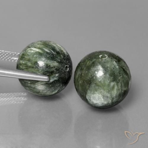 Shop natural 38.66ct ミディアムグリーン セラフィナイト gems, スフェア / ボール, from ロシア at GemSelect. In stock, global shipping!