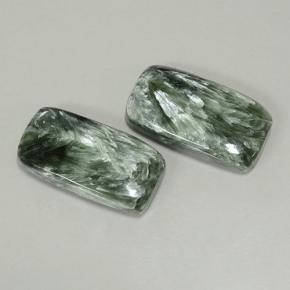 18.16カラットの天然グリーンセラフィナイト（20.5×10.6 mm・クッションカット）