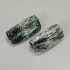 18.16カラットの天然グリーンセラフィナイト（20.5×10.6 mm・クッションカット）