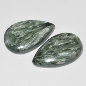 13.19カラットの天然グリーンセラフィナイト（20.5×12.1 mm・洋梨の形）