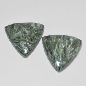 16.80カラットの天然ミディアムグリーンセラフィナイト（18.6×17.9 mm・トリリアント）