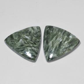 16.80カラットの天然ミディアムグリーンセラフィナイト（18.6×17.9 mm・トリリアント）