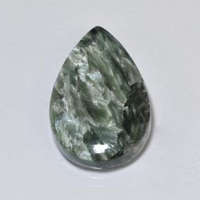 8.73カラットの天然グリーンセラフィナイト（20.5×13.3 mm・洋梨の形）
