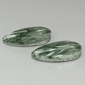 19.56カラットの天然グリーンセラフィナイト（24.5×12.3 mm・洋梨の形）