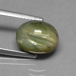 2.95カラットの天然黄色がかった緑サーペンティン（11×8.7 mm・オーバルカット）
