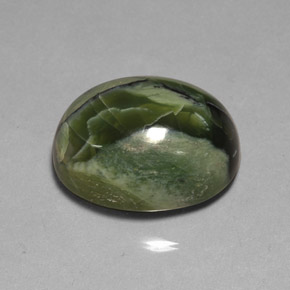 26.53カラットの天然グリーンサーペンティン（22.3×18 mm・オーバルカット）