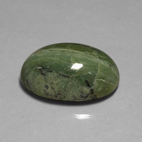 36.66カラットの天然グリーンサーペンティン（28.2×18.2 mm・オーバルカット）