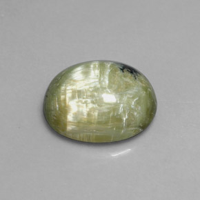 3.97カラットの天然黄色がかった緑サーペンティン（12.6×10 mm・オーバルカット）