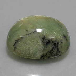 7.68カラットの天然グリーンサーペンティン（15.6×11.6 mm・オーバルカット）