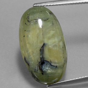 9.95カラットの天然グリーンサーペンティン（22×12.7 mm・オーバルカット）