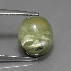 2.93カラットの天然グリーンサーペンティン（10.2×8.7 mm・オーバルカット）