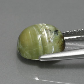 2.93カラットの天然グリーンサーペンティン（10.2×8.7 mm・オーバルカット）