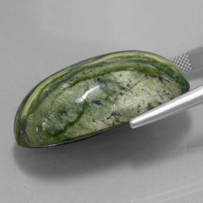 49.97カラットの天然グリーンサーペンティン（36.5×19.6 mm・オーバルカット）